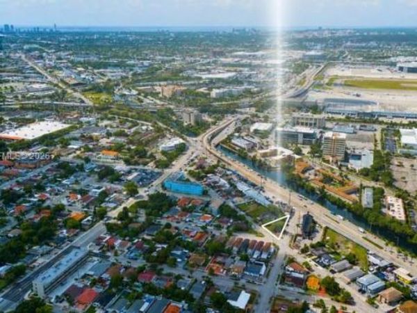 699 E Okeechobee Rd , Hialeah, FL 33010