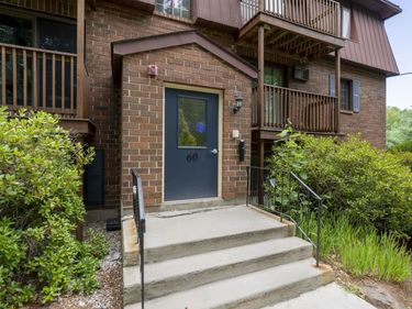 60 Old Hackett Hill Road, Unit 2H, Manchester, NH 03102