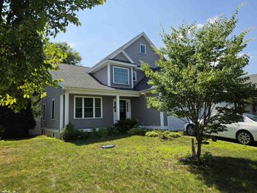 21 Stocklan Circle, Dover, NH 03820