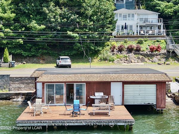 11 Lakeside Drive, Harveys Lake, PA 18618