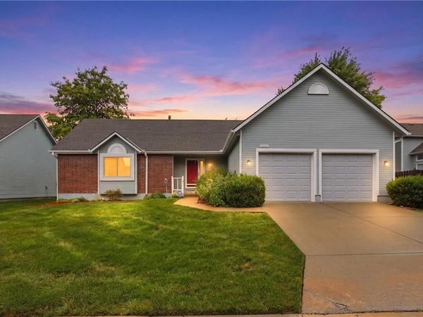 15724 Travis Street, Overland Park, KS 66223