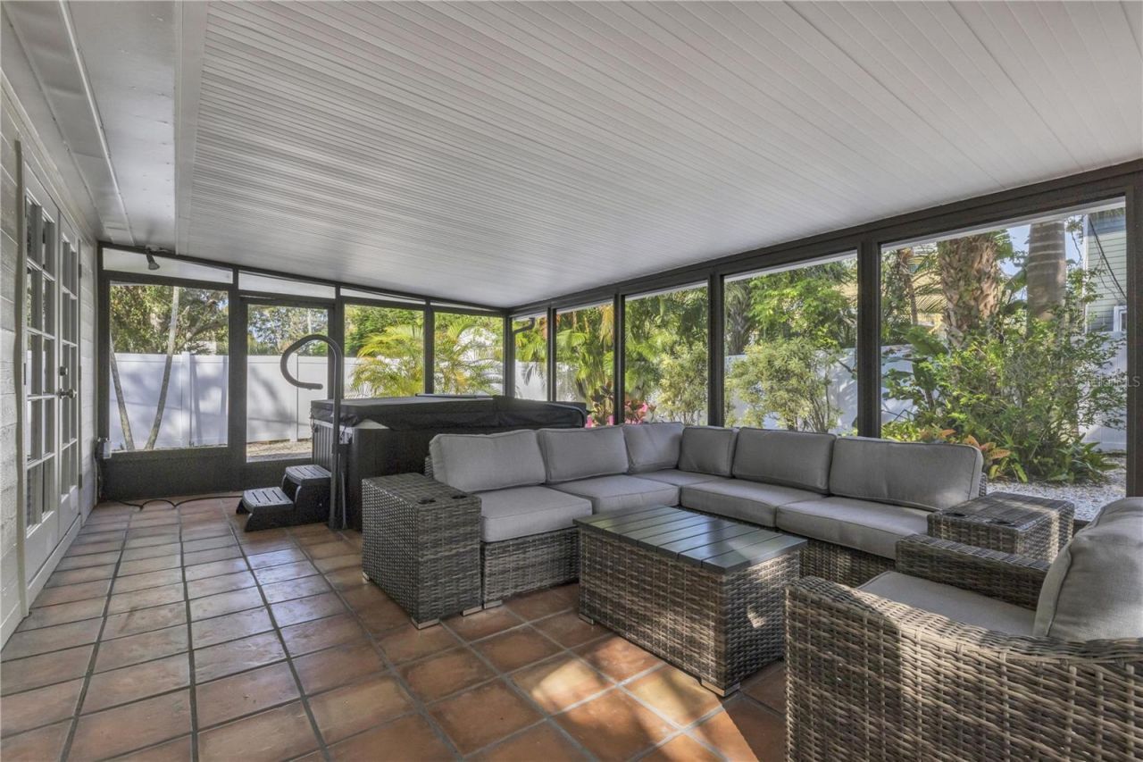 2469 Waldemere Street , Sarasota, FL 34239 Photo