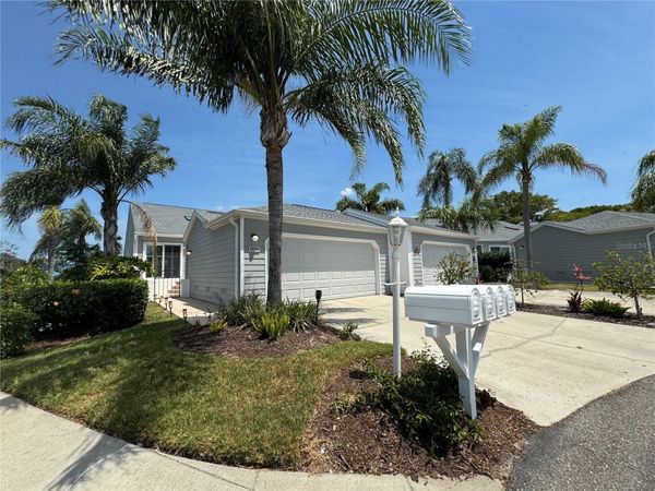 1005 PELICAN COURT , BRADENTON, FL 34209