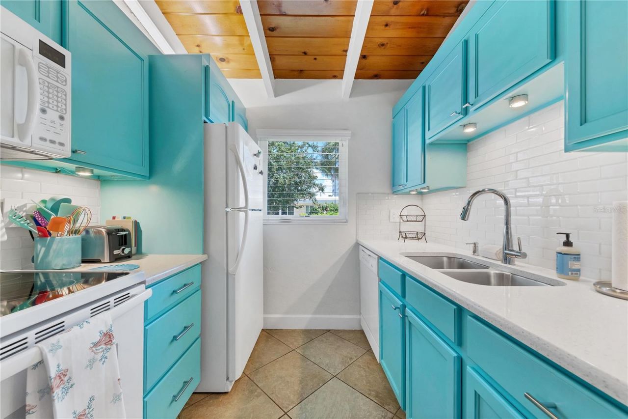 6006 Midnight Pass Road , Unit 16, Sarasota, FL 34242 Photo