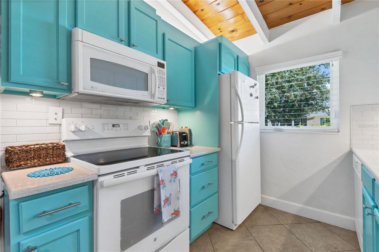 6006 Midnight Pass Road , Unit 16, Sarasota, FL 34242 Photo