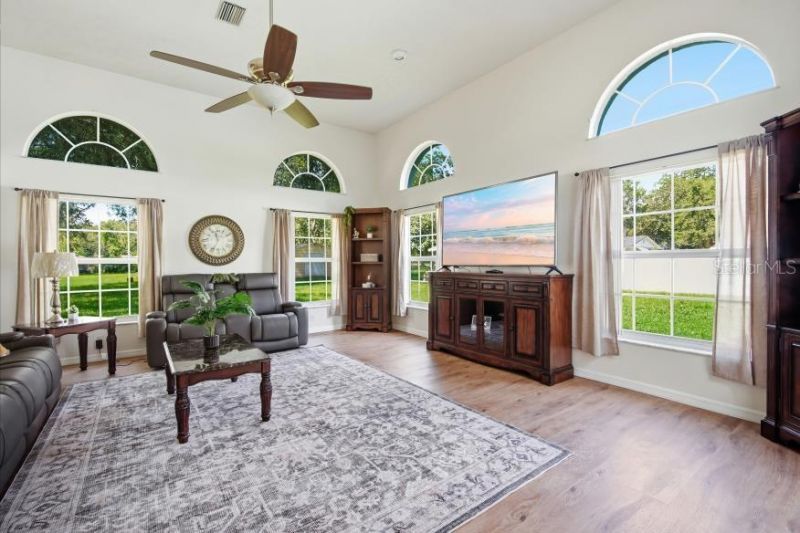 483 Lincoln Avenue, Masaryktown, FL 34604 Photo