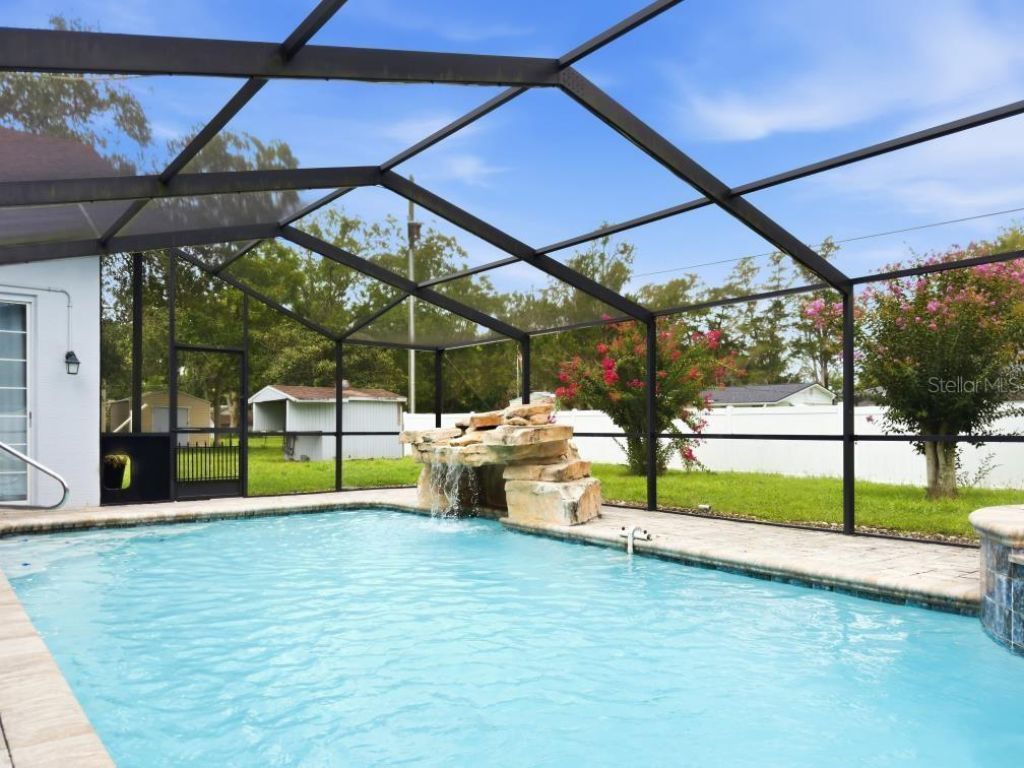 483 Lincoln Avenue, Masaryktown, FL 34604 Photo