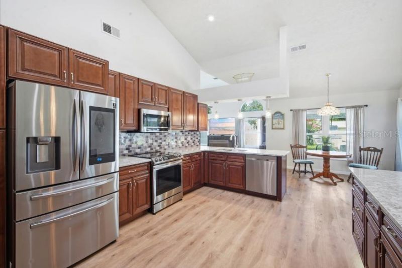 483 Lincoln Avenue, Masaryktown, FL 34604 Photo