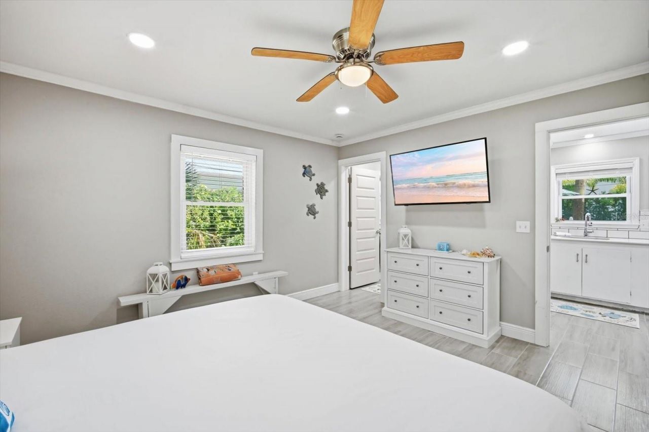 206 75th Street, Holmes Beach, FL 34217 Photo