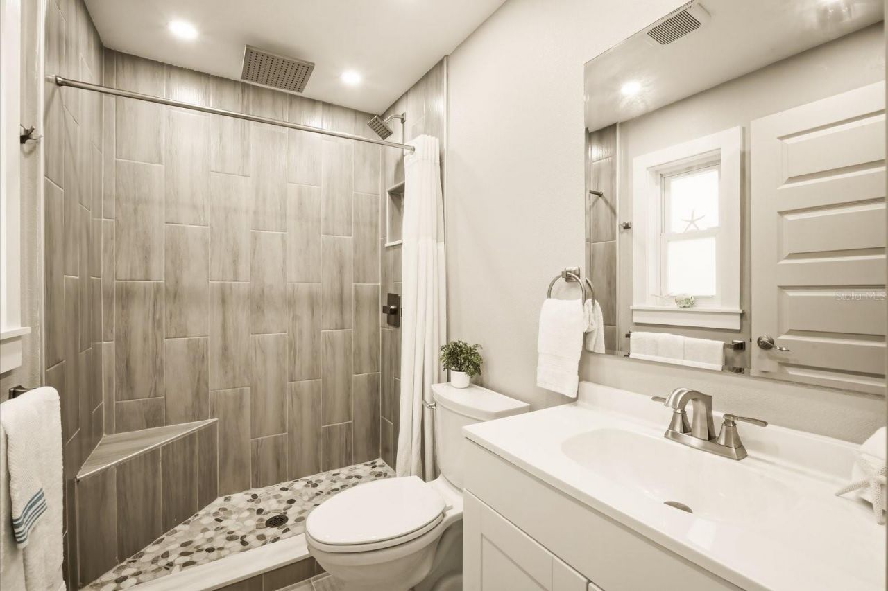 206 75th Street, Holmes Beach, FL 34217 Photo