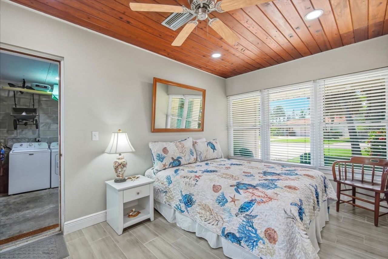 206 75th Street, Holmes Beach, FL 34217 Photo