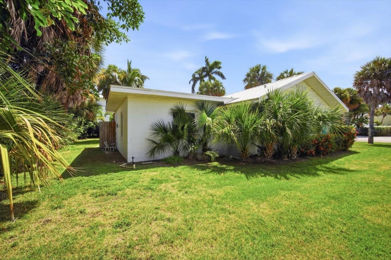 206 75th Street, Holmes Beach, FL 34217 Photo