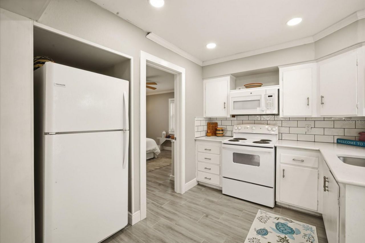 206 75th Street, Holmes Beach, FL 34217 Photo