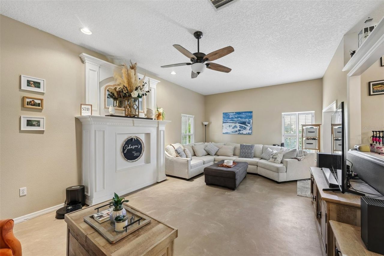 4919 32nd Avenue Drive W, Bradenton, FL 34209 Photo