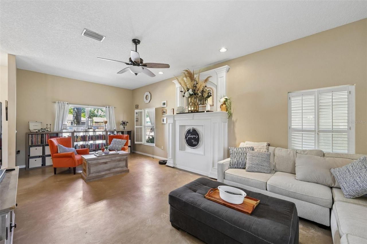 4919 32nd Avenue Drive W, Bradenton, FL 34209 Photo