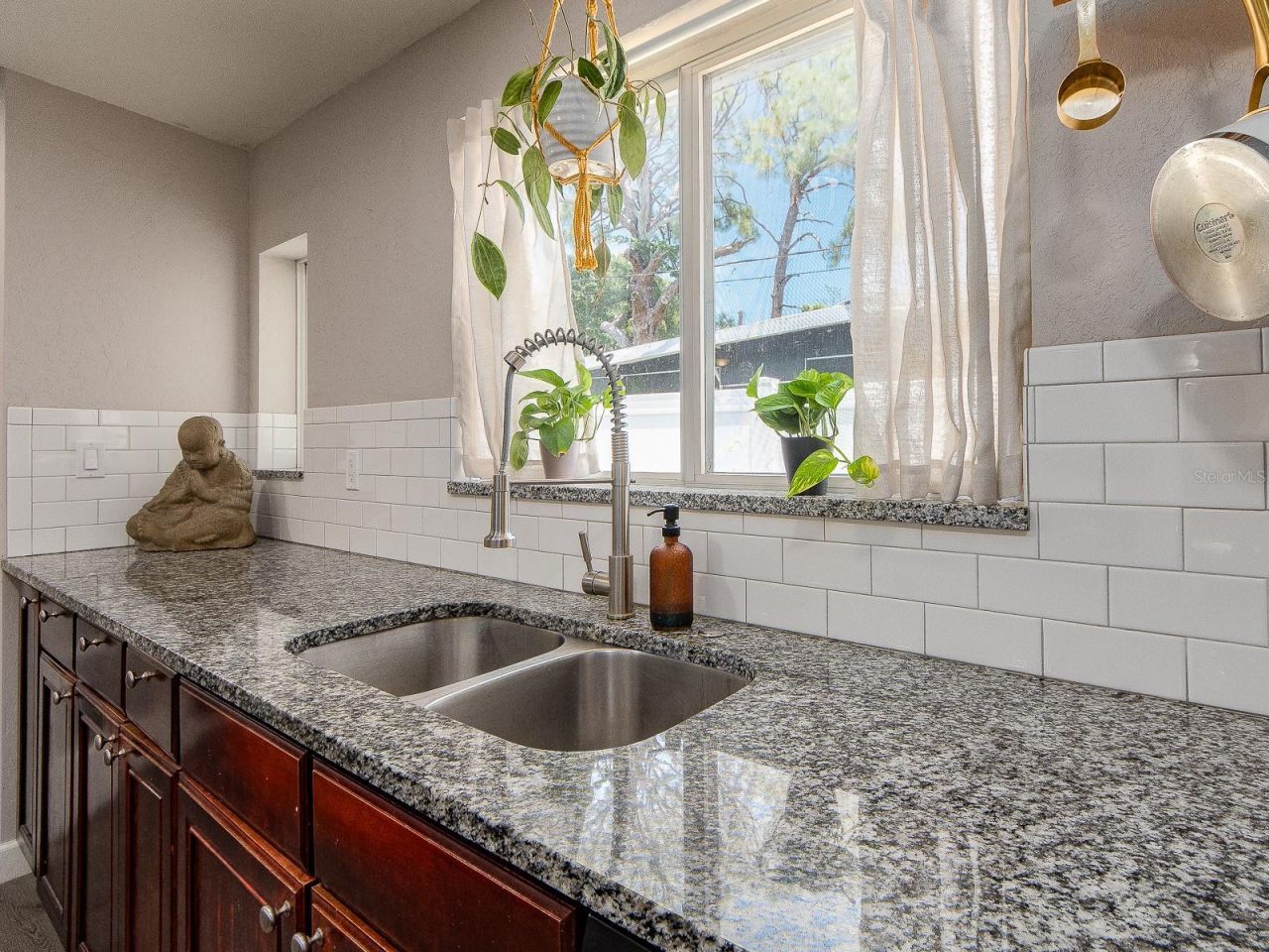 851 65th Avenue S, Saint Petersburg, FL 33705 Photo