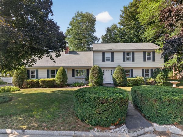2 Queensway Circle, Nashua, NH 03062