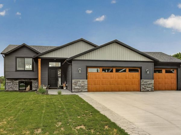 501 10th Street W, Mantorville, MN 55955