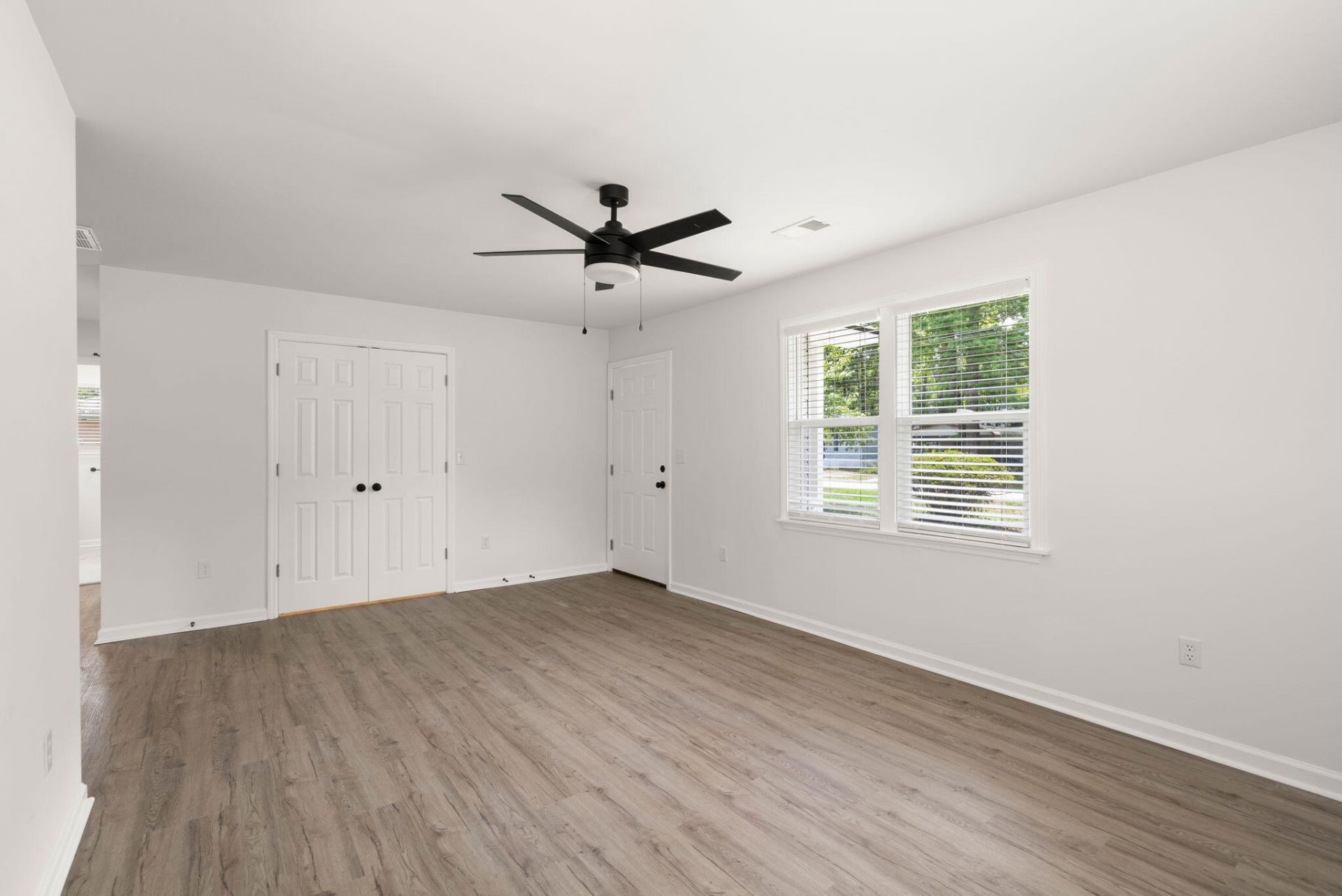 209 Grayson Street Photo 13