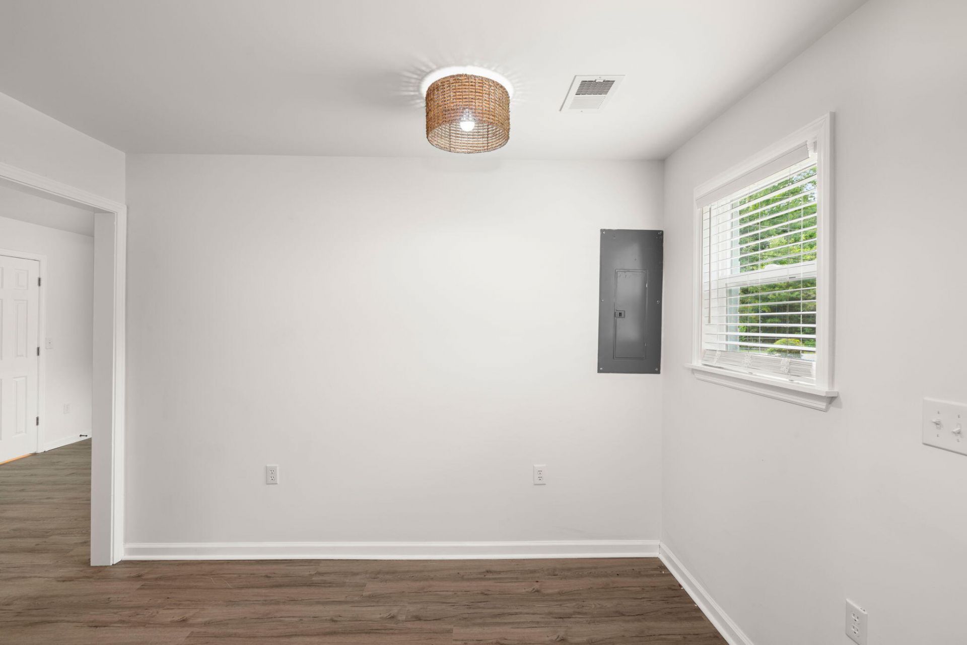 209 Grayson Street Photo 16