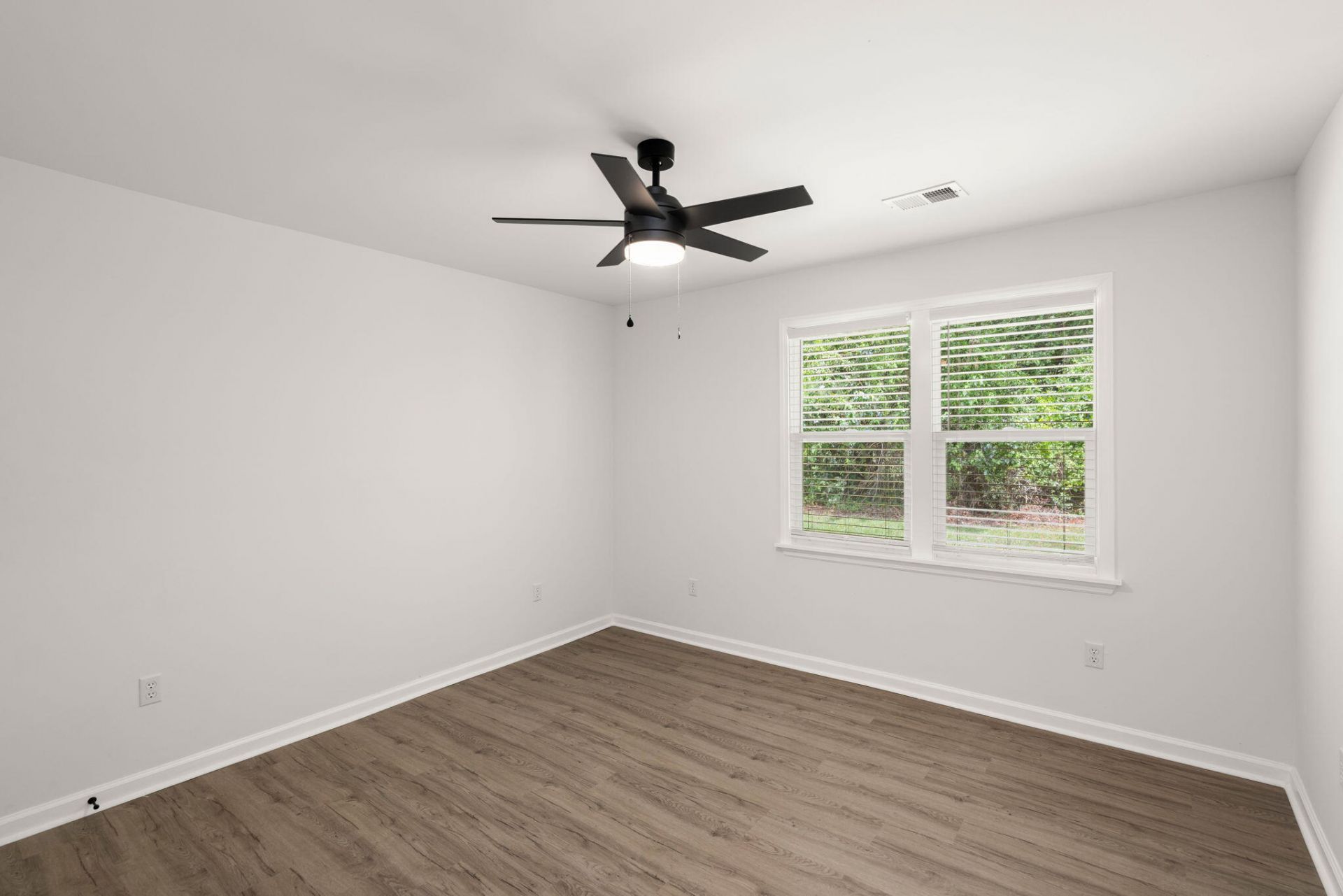 209 Grayson Street Photo 18