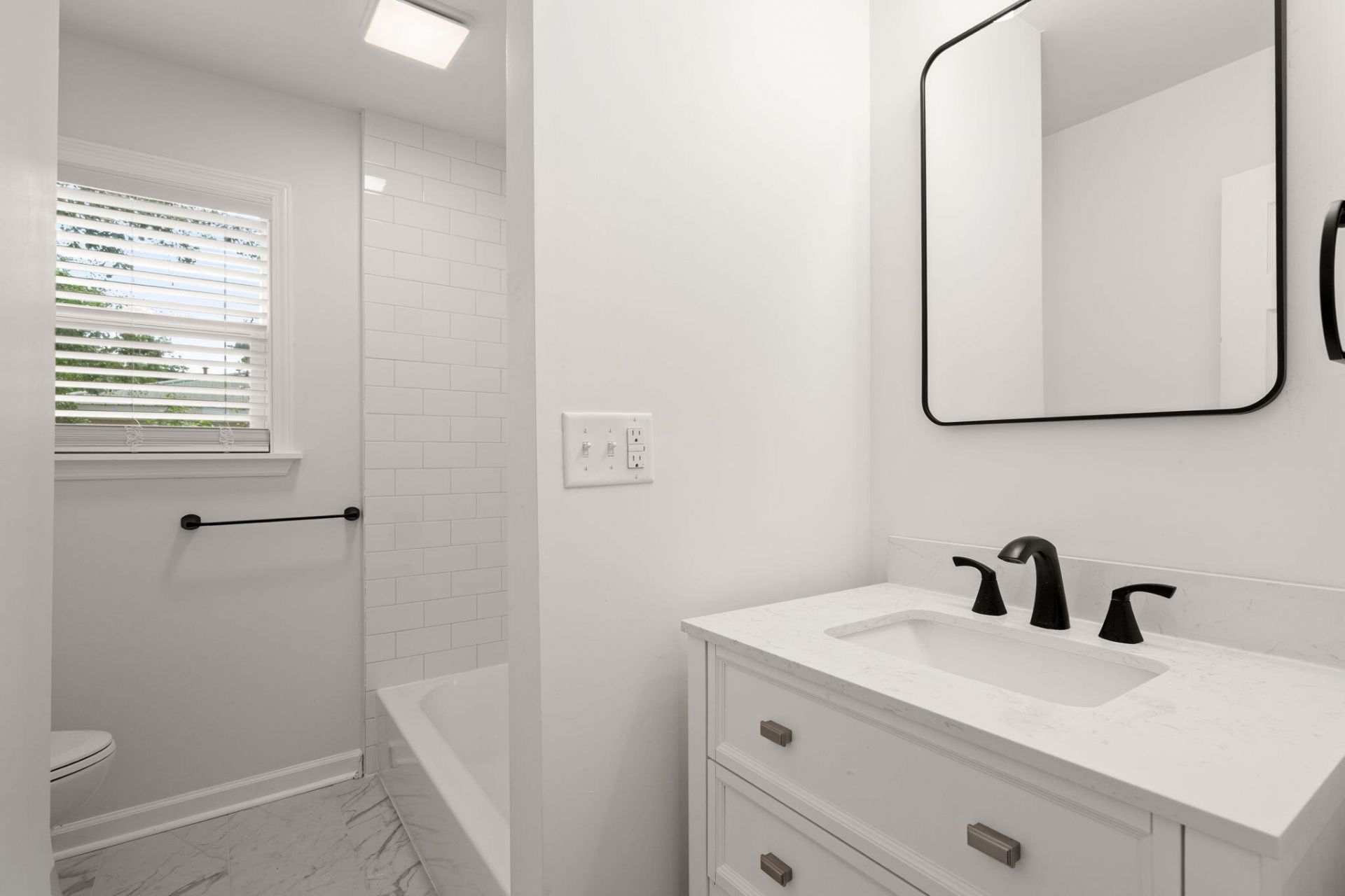 209 Grayson Street Photo 6