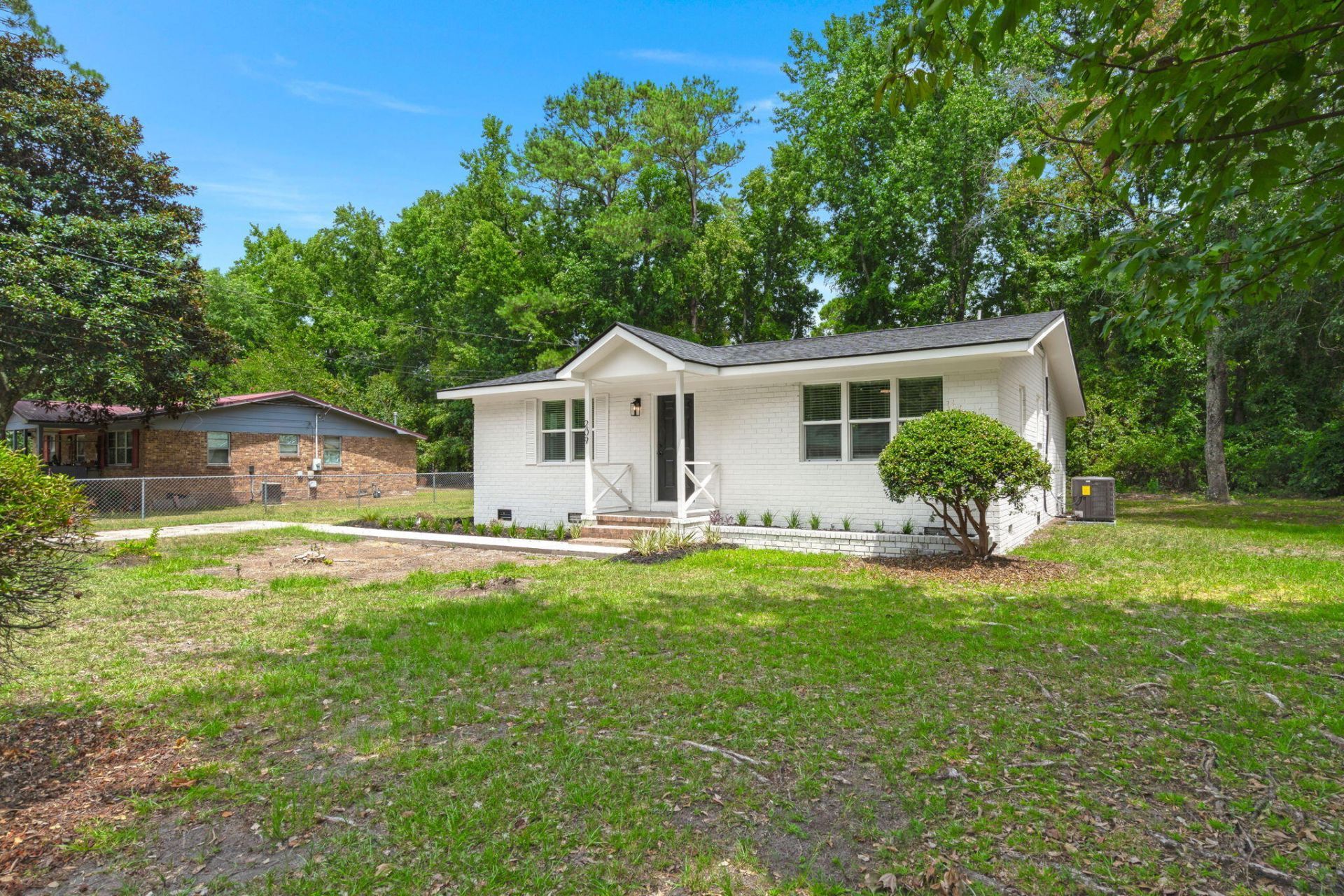 209 Grayson Street Photo 9