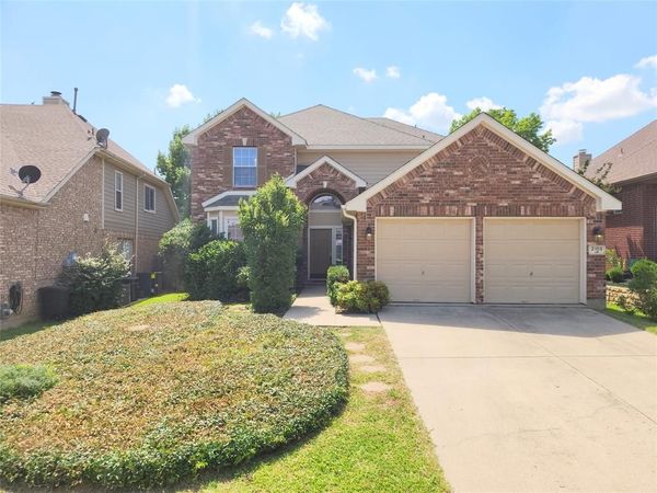 2105 Clubside Drive , Corinth, TX 76210