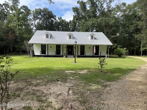 61 Pinetucky Road, Carriere, MS 39426