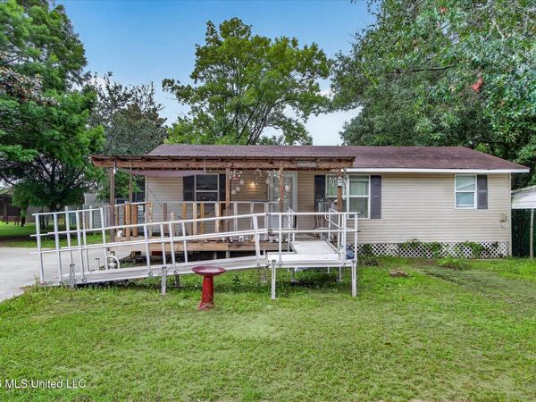16080 Crestview Drive, Gulfport, MS 39503