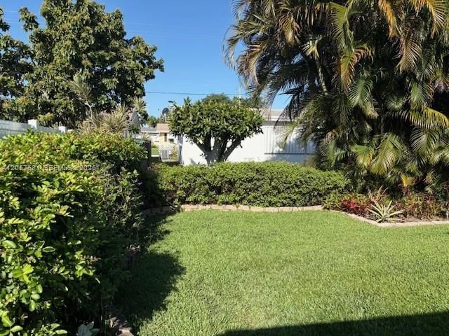 5405 NW 23rd Ter, Tamarac, FL 33309 Photo