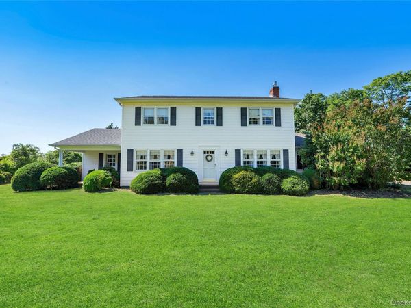 865 Peconic Bay Boulevard , Laurel, NY 11948
