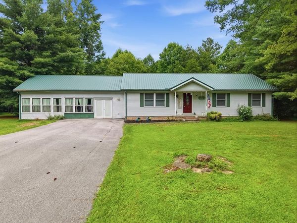 330 Deerfield Rd , Sparta, TN 38583