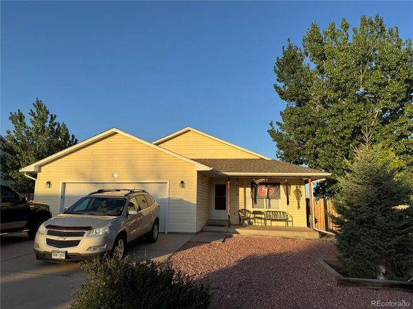 90 S Dickson Street , Keenesburg, CO 80643