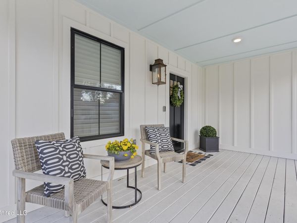 406 Russell Avenue, Ocean Springs, MS 39564