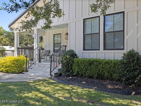 406 Russell Avenue, Ocean Springs, MS 39564