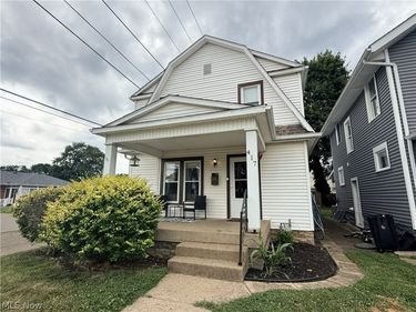 417 Gooding Avenue NW, New Philadelphia, OH 44663