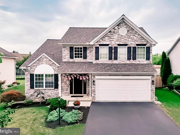 3 SUSSEX DRIVE, CARLISLE, PA 17013