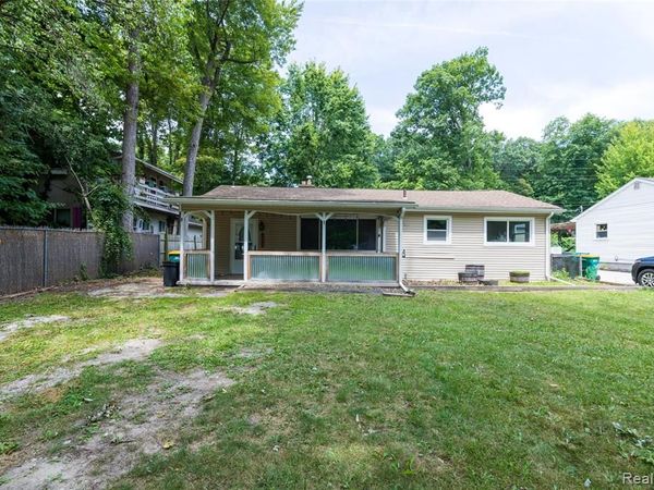 39320 Wabash Street , Romulus, MI 48174