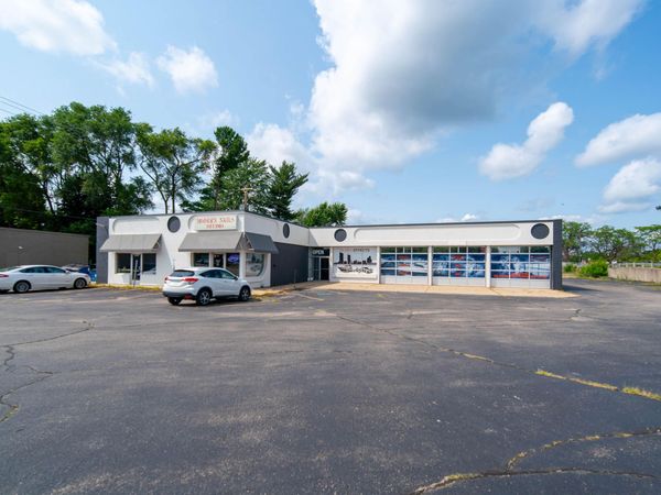 4061 Plainfield Avenue NE, Grand Rapids, MI 49525
