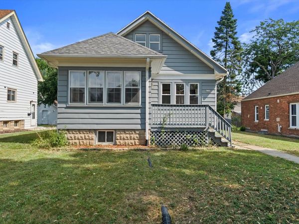 6220 W Girard AVENUE, Milwaukee, WI 53210