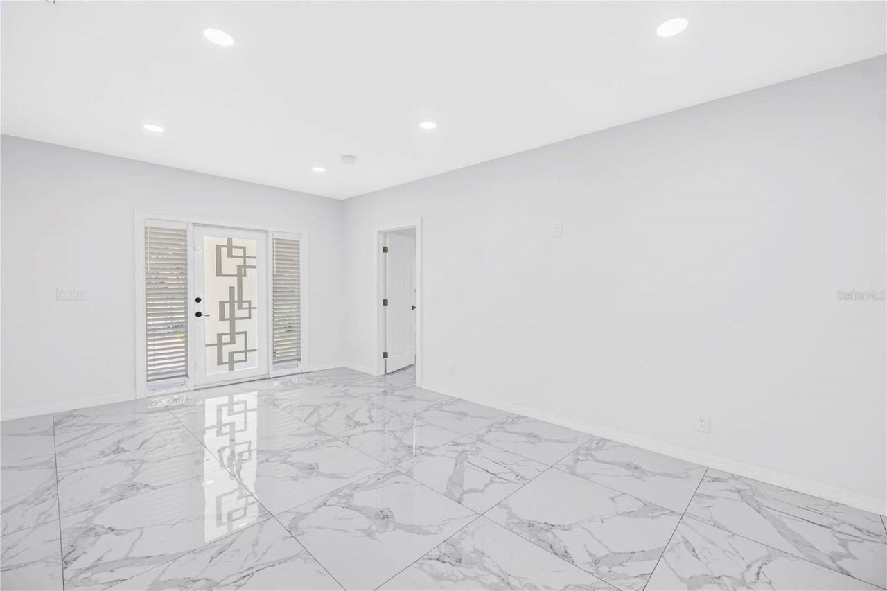 1827 16th Street S, Saint Petersburg, FL 33705 Photo