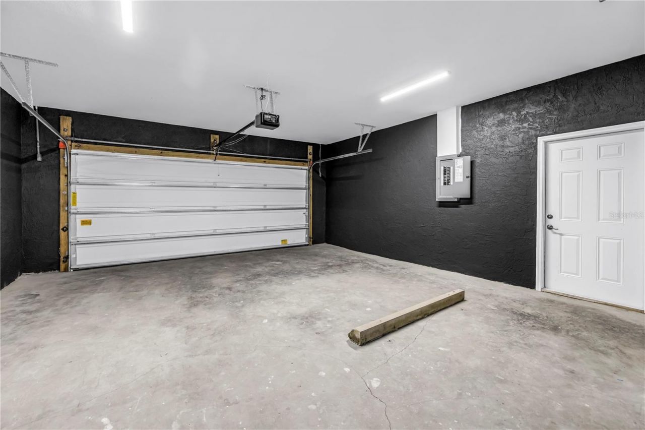 1827 16th Street S, Saint Petersburg, FL 33705 Photo
