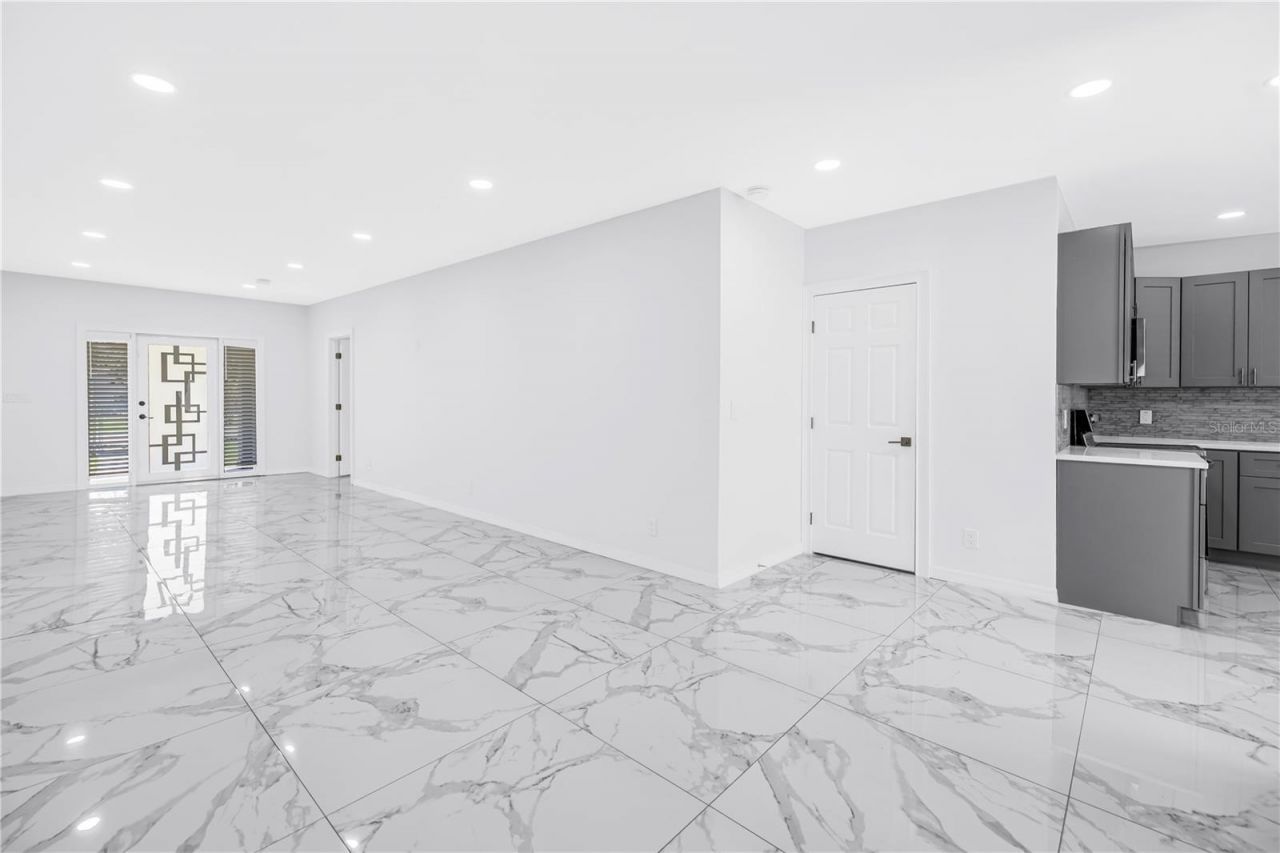 1827 16th Street S, Saint Petersburg, FL 33705 Photo