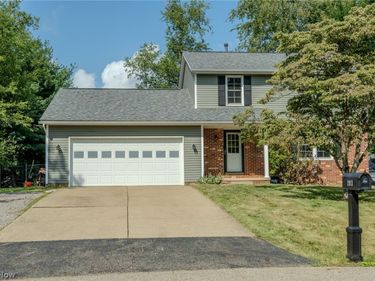 203 Albany Drive NW, Canton, OH 44708