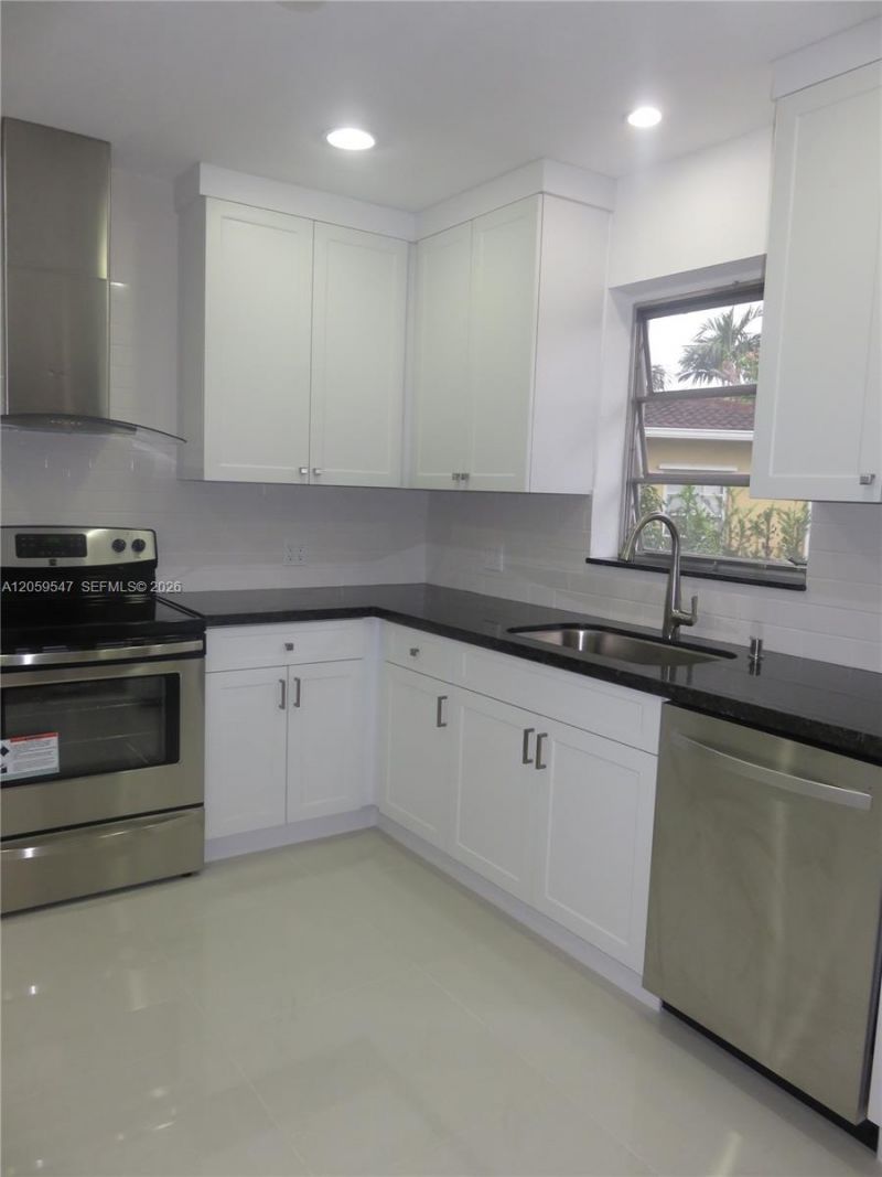 5801 SW 28 St , Miami, FL 33155 Photo