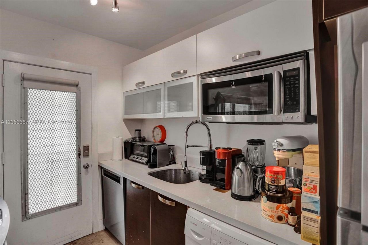 350 Collins Ave , Unit 310, Miami Beach, FL 33139 Photo