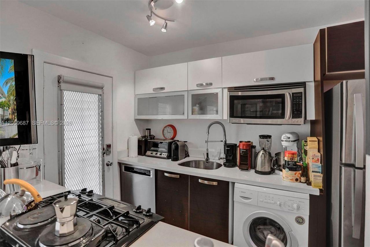 350 Collins Ave , Unit 310, Miami Beach, FL 33139 Photo