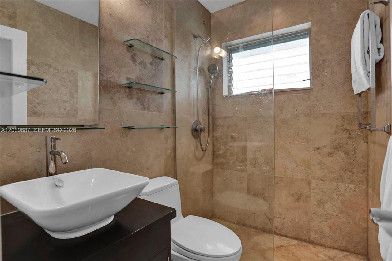 350 Collins Ave , Unit 310, Miami Beach, FL 33139 Photo