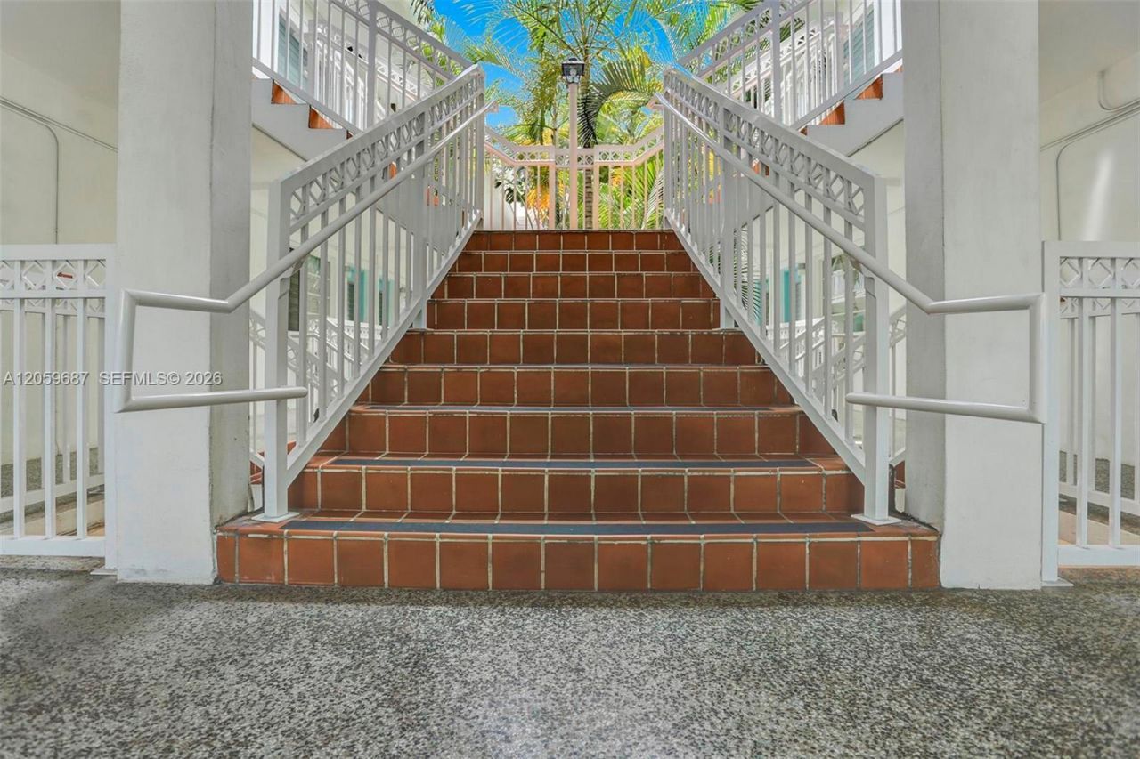 350 Collins Ave , Unit 310, Miami Beach, FL 33139 Photo